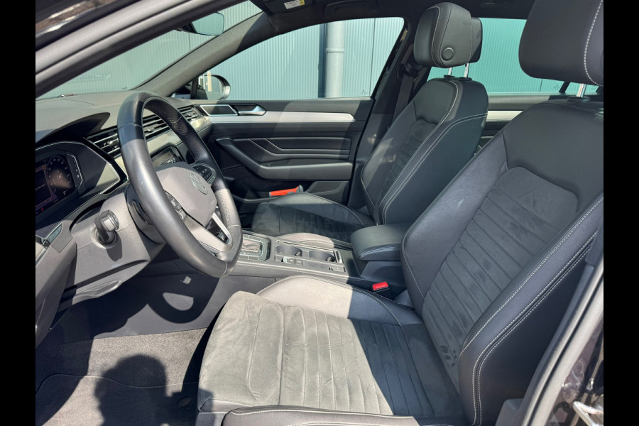 Volkswagen Passat Variant 1.5 TSI * R-Line * Pano dak * Trekhaak * Digi teller * AppleCarPlay *