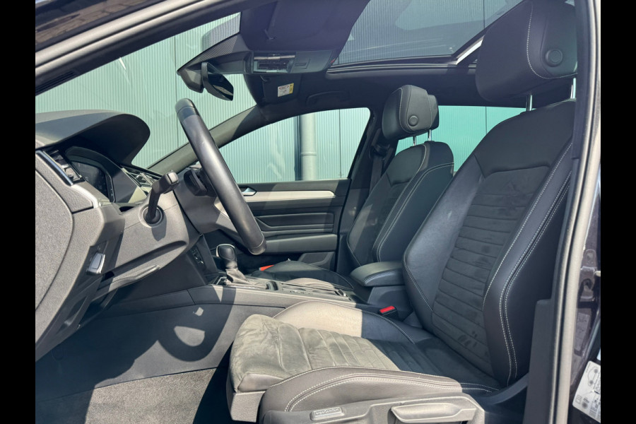 Volkswagen Passat Variant 1.5 TSI * R-Line * Pano dak * Trekhaak * Digi teller * AppleCarPlay *