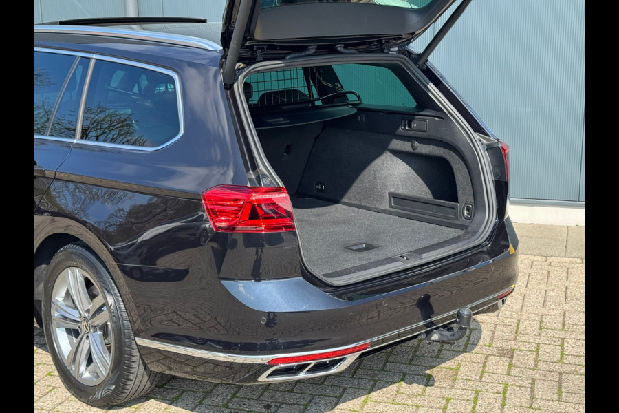 Volkswagen Passat Variant 1.5 TSI * R-Line * Pano dak * Trekhaak * Digi teller * AppleCarPlay *