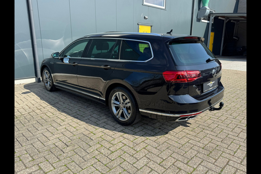 Volkswagen Passat Variant 1.5 TSI * R-Line * Pano dak * Trekhaak * Digi teller * AppleCarPlay *