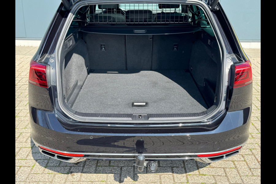 Volkswagen Passat Variant 1.5 TSI * R-Line * Pano dak * Trekhaak * Digi teller * AppleCarPlay *