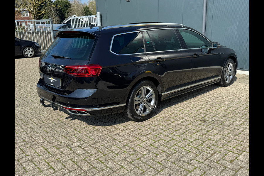 Volkswagen Passat Variant 1.5 TSI * R-Line * Pano dak * Trekhaak * Digi teller * AppleCarPlay *