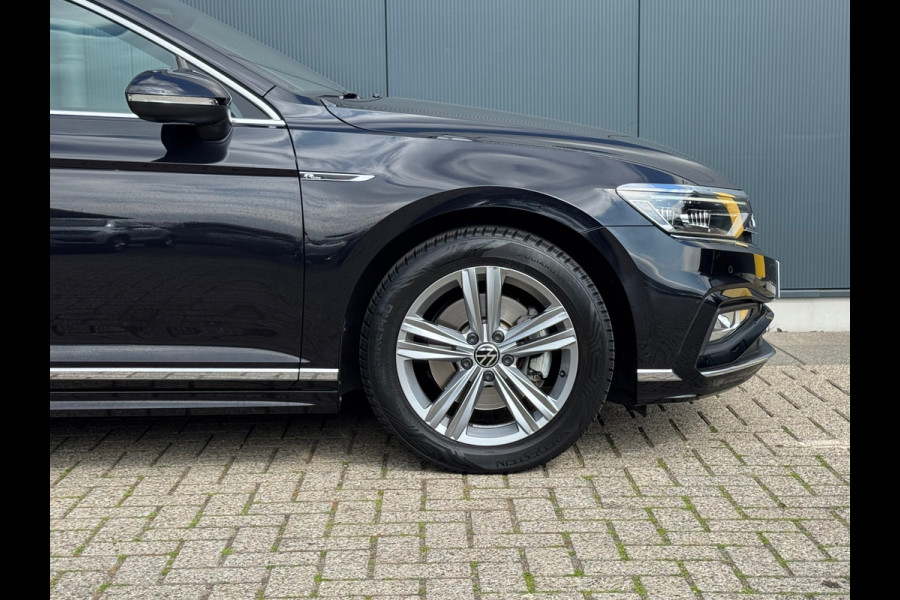 Volkswagen Passat Variant 1.5 TSI * R-Line * Pano dak * Trekhaak * Digi teller * AppleCarPlay *