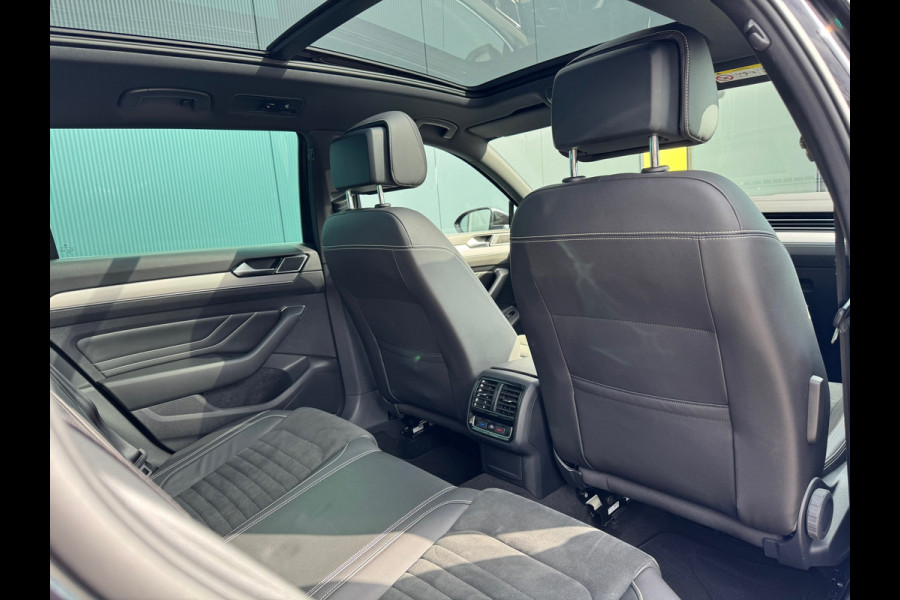 Volkswagen Passat Variant 1.5 TSI * R-Line * Pano dak * Trekhaak * Digi teller * AppleCarPlay *