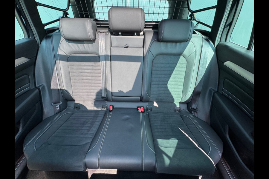 Volkswagen Passat Variant 1.5 TSI * R-Line * Pano dak * Trekhaak * Digi teller * AppleCarPlay *