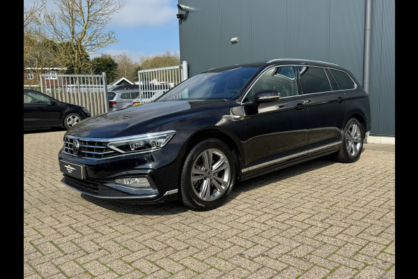 Volkswagen Passat Variant 1.5 TSI * R-Line * Pano dak * Trekhaak * Digi teller * AppleCarPlay *
