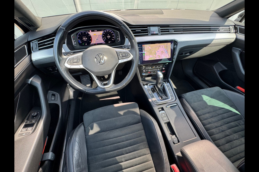 Volkswagen Passat Variant 1.5 TSI * R-Line * Pano dak * Trekhaak * Digi teller * AppleCarPlay *
