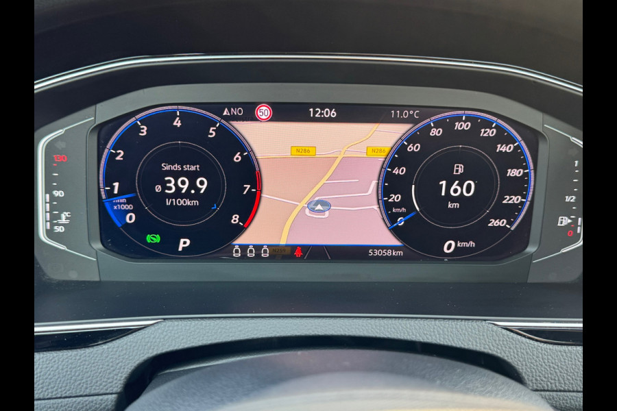 Volkswagen Passat Variant 1.5 TSI * R-Line * Pano dak * Trekhaak * Digi teller * AppleCarPlay *