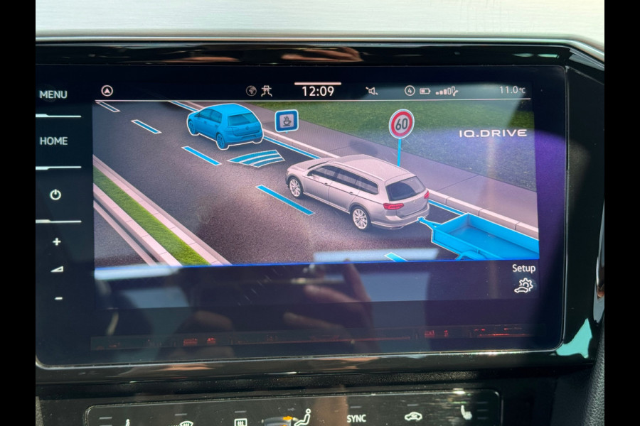 Volkswagen Passat Variant 1.5 TSI * R-Line * Pano dak * Trekhaak * Digi teller * AppleCarPlay *