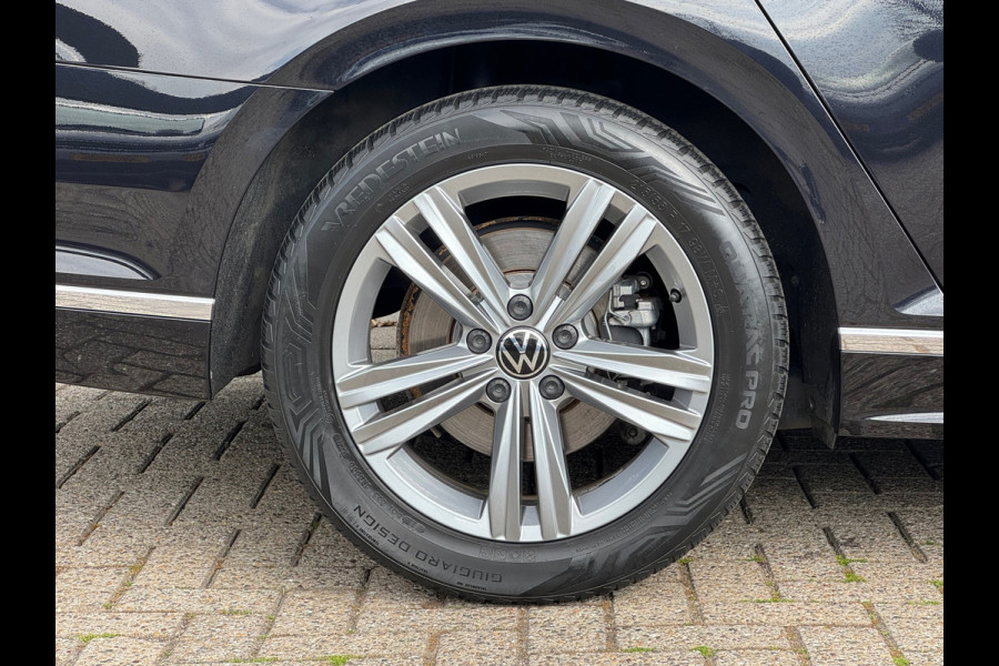 Volkswagen Passat Variant 1.5 TSI * R-Line * Pano dak * Trekhaak * Digi teller * AppleCarPlay *