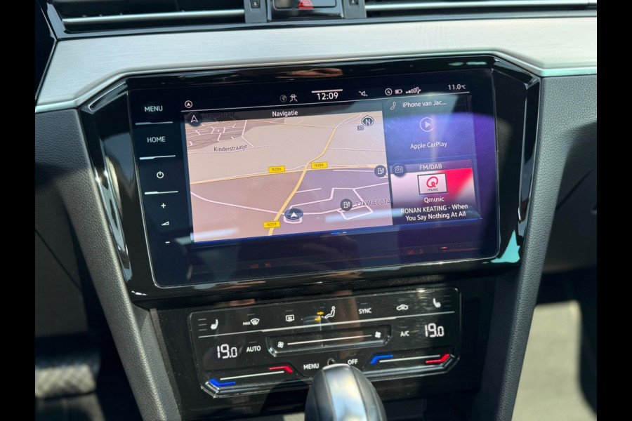Volkswagen Passat Variant 1.5 TSI * R-Line * Pano dak * Trekhaak * Digi teller * AppleCarPlay *