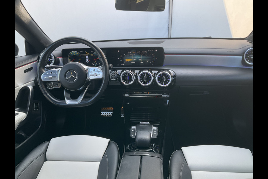 Mercedes-Benz CLA-Klasse 200 164pk Premium Plus AMG Pano.dak Sfeerverl. Stoelverw.