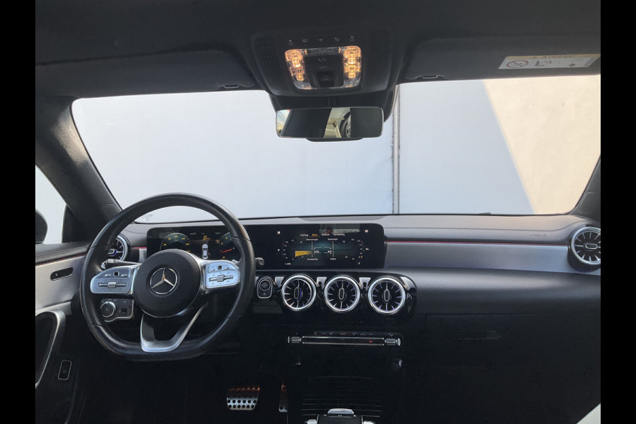 Mercedes-Benz CLA-Klasse 200 164pk Premium Plus AMG Pano.dak Sfeerverl. Stoelverw.