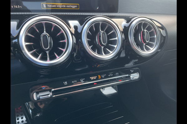 Mercedes-Benz CLA-Klasse 200 164pk Premium Plus AMG Pano.dak Sfeerverl. Stoelverw.
