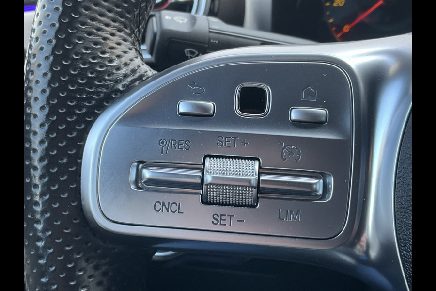 Mercedes-Benz CLA-Klasse 200 164pk Premium Plus AMG Pano.dak Sfeerverl. Stoelverw.