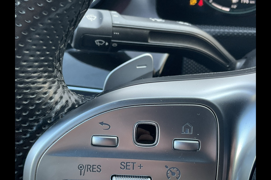 Mercedes-Benz CLA-Klasse 200 164pk Premium Plus AMG Pano.dak Sfeerverl. Stoelverw.
