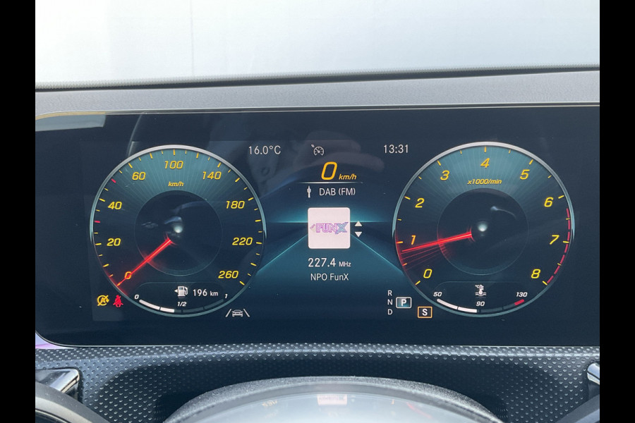 Mercedes-Benz CLA-Klasse 200 164pk Premium Plus AMG Pano.dak Sfeerverl. Stoelverw.