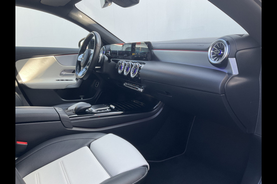 Mercedes-Benz CLA-Klasse 200 164pk Premium Plus AMG Pano.dak Sfeerverl. Stoelverw.