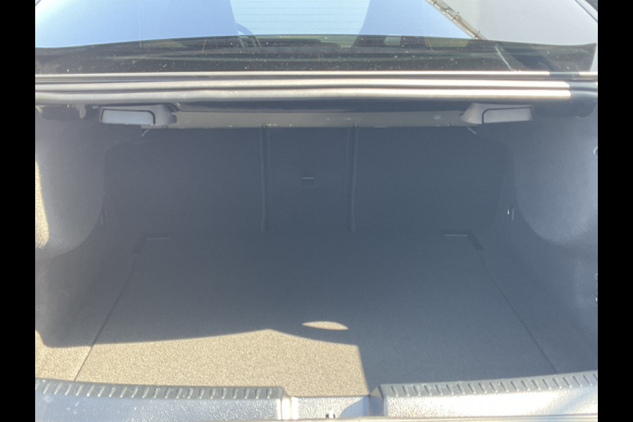 Mercedes-Benz CLA-Klasse 200 164pk Premium Plus AMG Pano.dak Sfeerverl. Stoelverw.