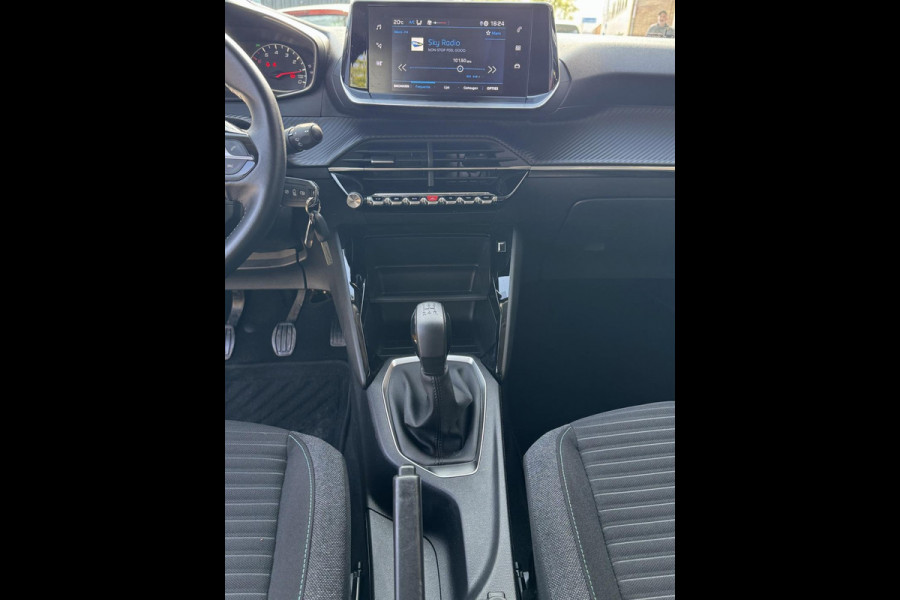 Peugeot 208 1.2 PureTech STYLE Edition - Apple CarPlay Navigatie I LED I PDC I Airco I Sport velgen I Dealer onderhouden