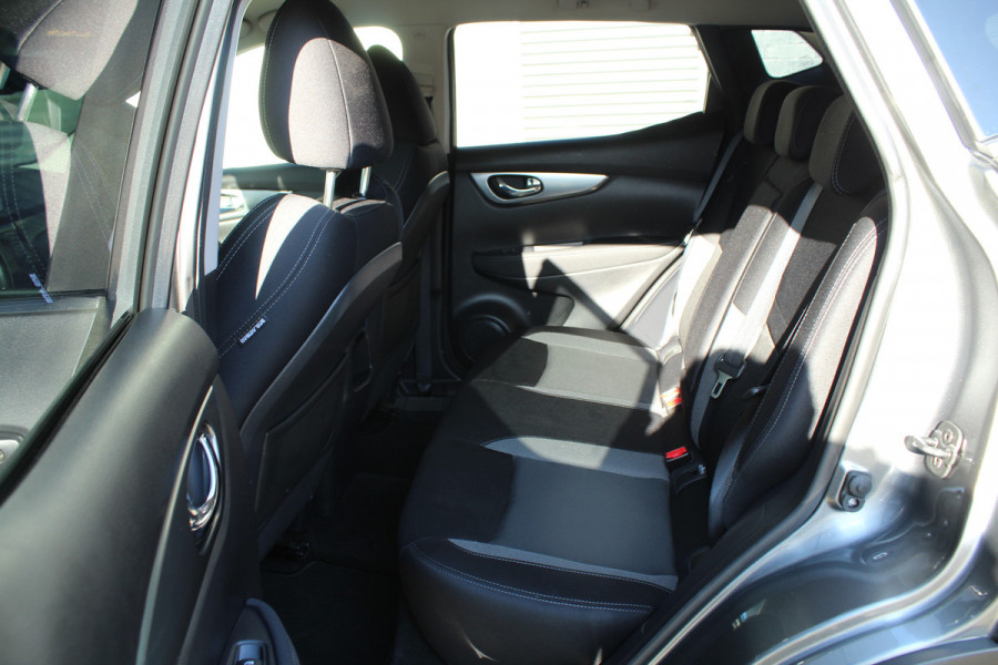 Nissan QASHQAI 1.6 164pk N-Connecta NL-Auto NAP Clima Cruise Navi 360 Camera 18"LMV Trekhaak 1500kg