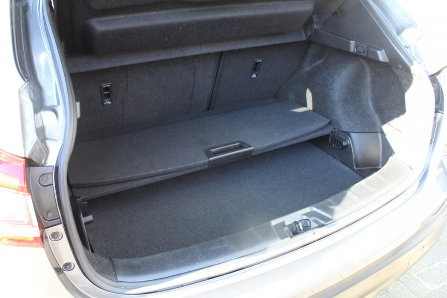 Nissan QASHQAI 1.6 164pk N-Connecta NL-Auto NAP Clima Cruise Navi 360 Camera 18"LMV Trekhaak 1500kg