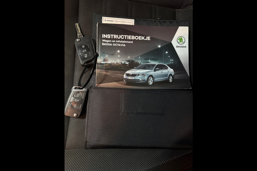 Škoda Octavia Combi 1.0 TSI Greentech Ambition Business Trekhaak, Carplay, Navi, Clima,