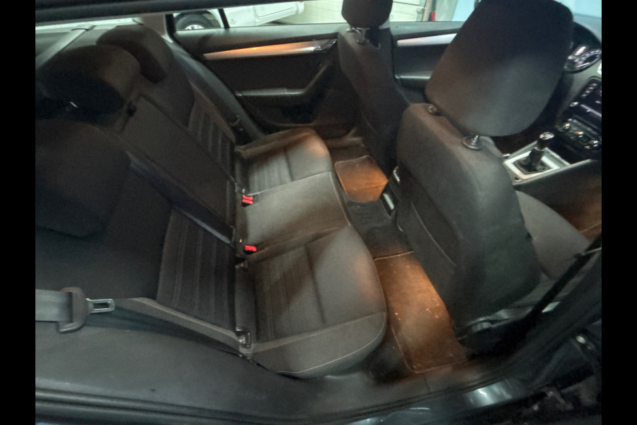 Škoda Octavia Combi 1.0 TSI Greentech Ambition Business Trekhaak, Carplay, Navi, Clima,