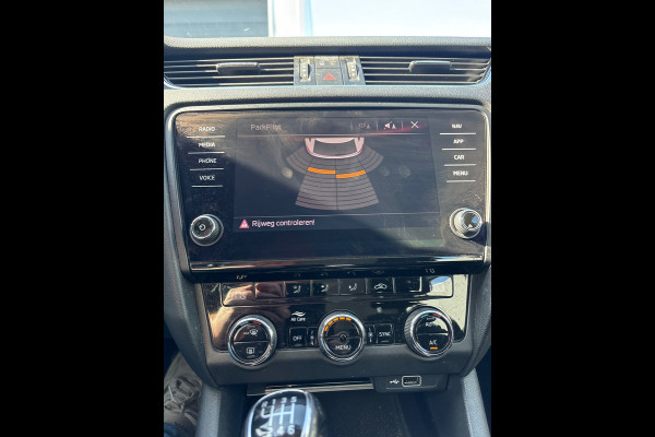 Škoda Octavia Combi 1.0 TSI Greentech Ambition Business Trekhaak, Carplay, Navi, Clima,