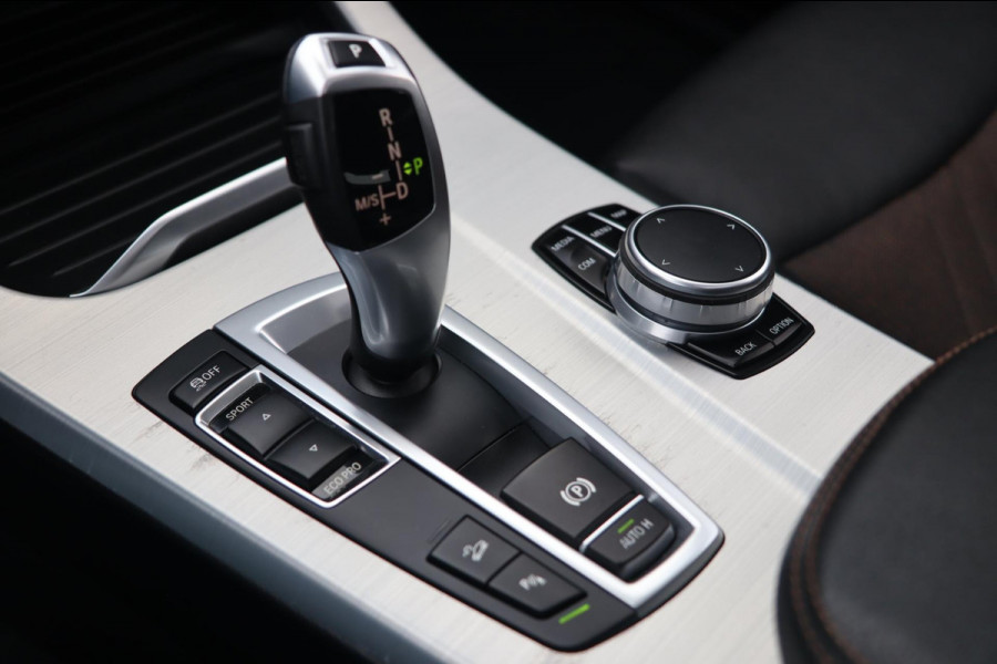 BMW X4 XDrive20i / PANODAK / HUD / KEYLESS / DODEHOEK / MEMORY / 18''