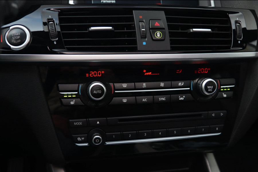 BMW X4 XDrive20i / PANODAK / HUD / KEYLESS / DODEHOEK / MEMORY / 18''