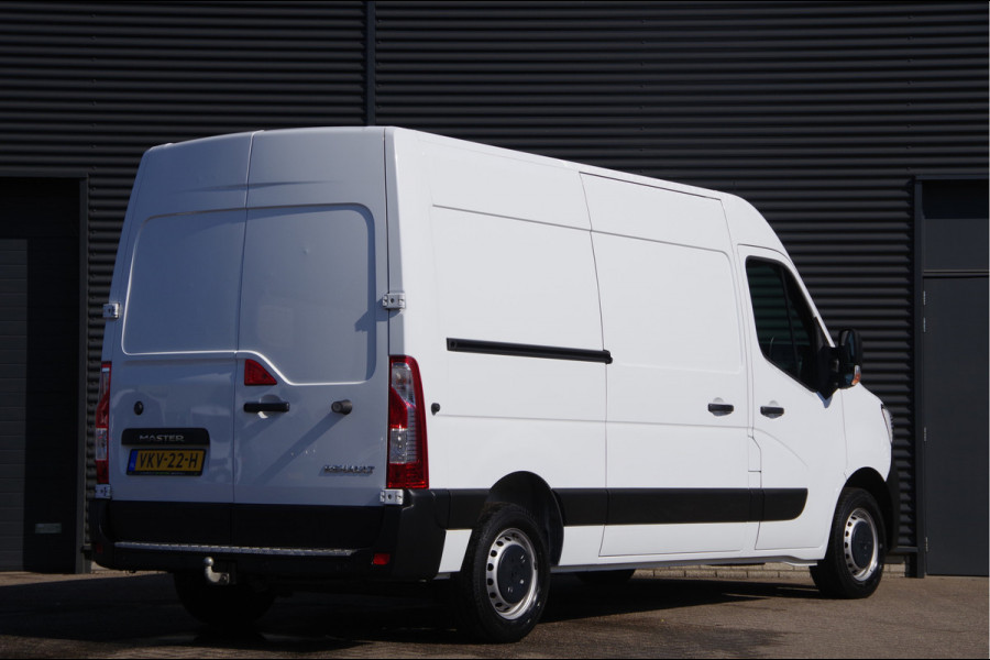 Renault Master T35 2.3 dCi 135PK L2H2 3-ZITS, TREKHAAK, STOELVERW. NAVI, CRUISE, AIRCO, APPLE CARPLAY
