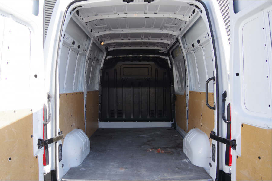 Renault Master T35 2.3 dCi 135PK L2H2 3-ZITS, TREKHAAK, STOELVERW. NAVI, CRUISE, AIRCO, APPLE CARPLAY