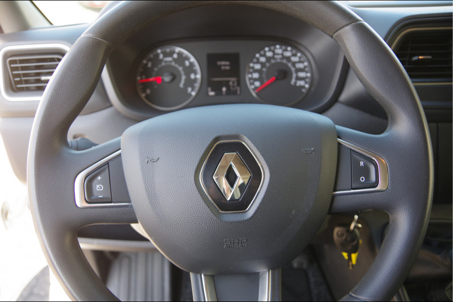 Renault Master T35 2.3 dCi 135PK L2H2 3-ZITS, TREKHAAK, STOELVERW. NAVI, CRUISE, AIRCO, APPLE CARPLAY
