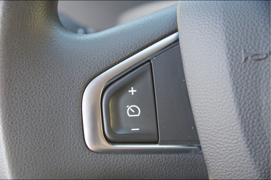 Renault Master T35 2.3 dCi 135PK L2H2 3-ZITS, TREKHAAK, STOELVERW. NAVI, CRUISE, AIRCO, APPLE CARPLAY