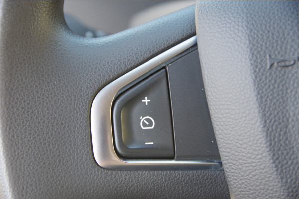 Renault Master T35 2.3 dCi 135PK L2H2 3-ZITS, TREKHAAK, STOELVERW. NAVI, CRUISE, AIRCO, APPLE CARPLAY