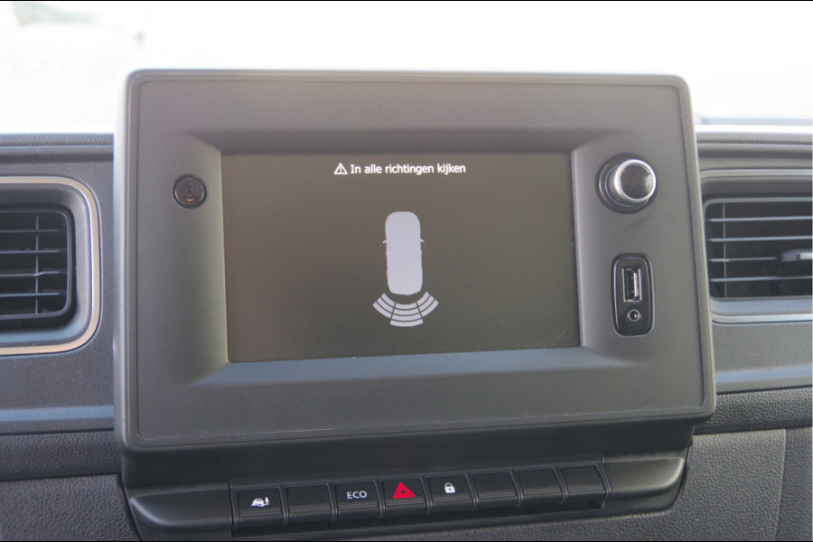 Renault Master T35 2.3 dCi 135PK L2H2 3-ZITS, TREKHAAK, STOELVERW. NAVI, CRUISE, AIRCO, APPLE CARPLAY