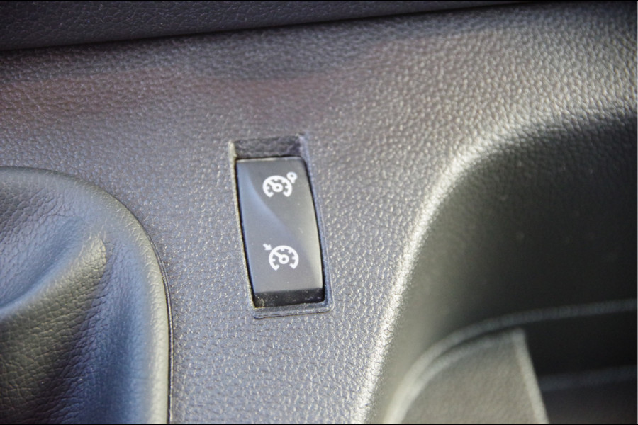 Renault Master T35 2.3 dCi 135PK L2H2 3-ZITS, TREKHAAK, STOELVERW. NAVI, CRUISE, AIRCO, APPLE CARPLAY