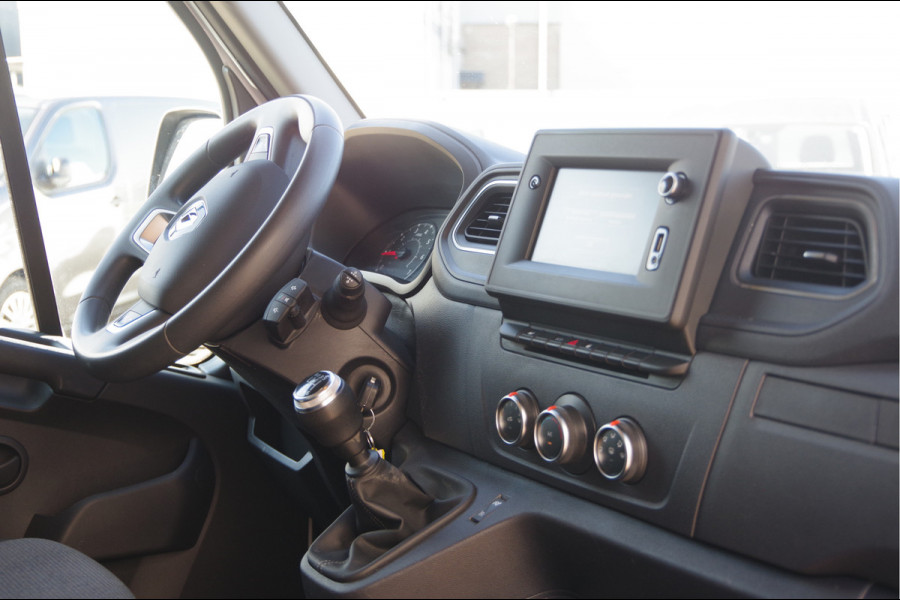 Renault Master T35 2.3 dCi 135PK L2H2 3-ZITS, TREKHAAK, STOELVERW. NAVI, CRUISE, AIRCO, APPLE CARPLAY