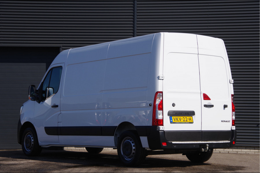 Renault Master T35 2.3 dCi 135PK L2H2 3-ZITS, TREKHAAK, STOELVERW. NAVI, CRUISE, AIRCO, APPLE CARPLAY