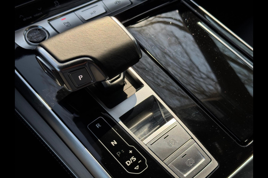 Audi Q8 60 TFSI e quattro Competition Adaptive Pano B&O Lane assist Keyless 3D-cam Head up Digital dashboard Massage Dealeronderho