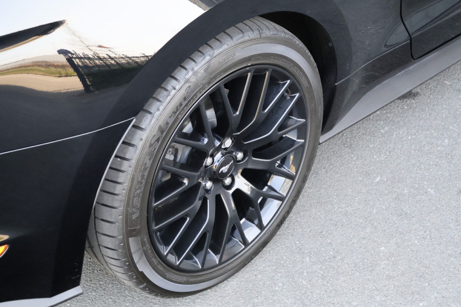Ford Mustang Convertible 5.0 V8 GT | STOELKOELING/VERWARMING | BLACK PACK | CAMERA | CRUISE CONTROL | XENON | DAB |