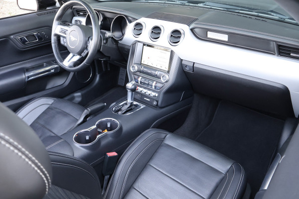 Ford Mustang Convertible 5.0 V8 GT | STOELKOELING/VERWARMING | BLACK PACK | CAMERA | CRUISE CONTROL | XENON | DAB |