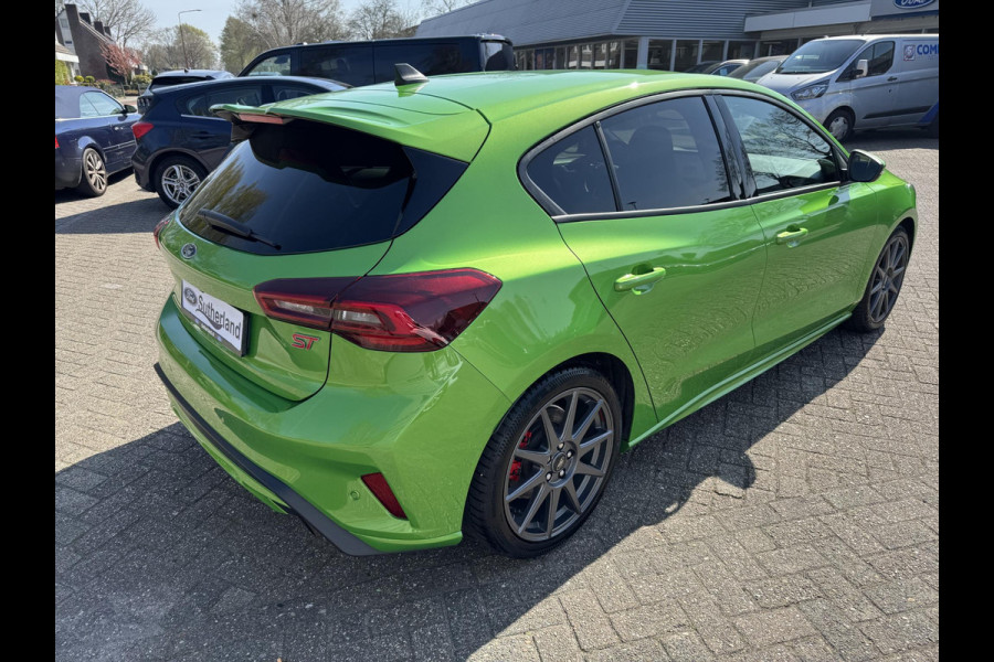 Ford Focus 2.3 EcoBoost ST-X 280pk | Winter Pack | Adaptive cruise control | Sper diff | Head up Display | Camera | AGR-stoelen