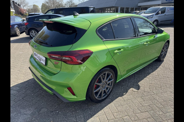 Ford Focus 2.3 EcoBoost ST-X 280pk | Winter Pack | Adaptive cruise control | Sper diff | Head up Display | Camera | AGR-stoelen
