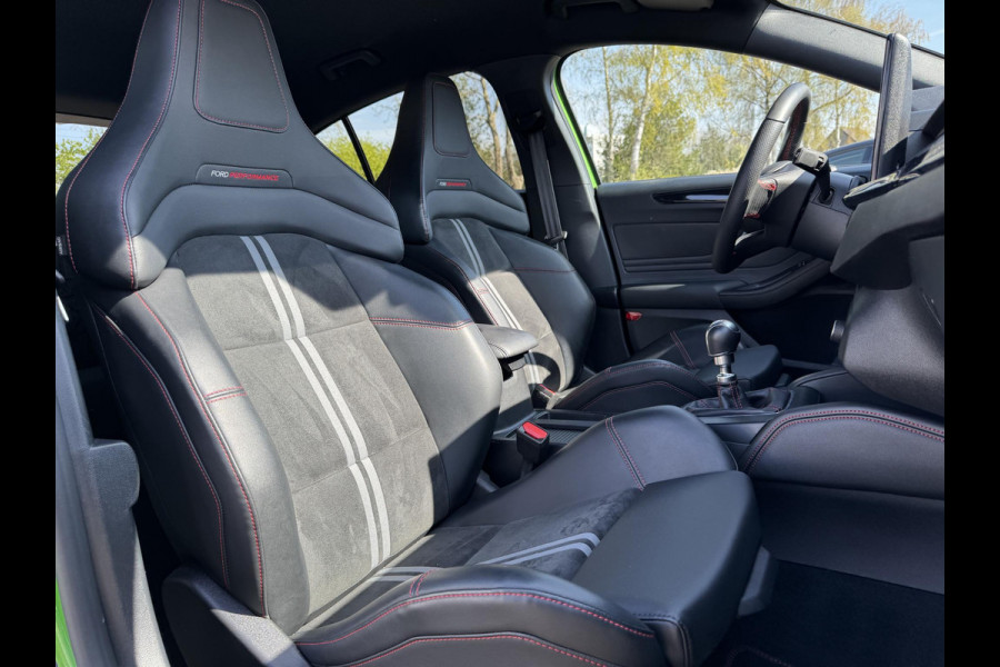 Ford Focus 2.3 EcoBoost ST-X 280pk | Winter Pack | Adaptive cruise control | Sper diff | Head up Display | Camera | AGR-stoelen