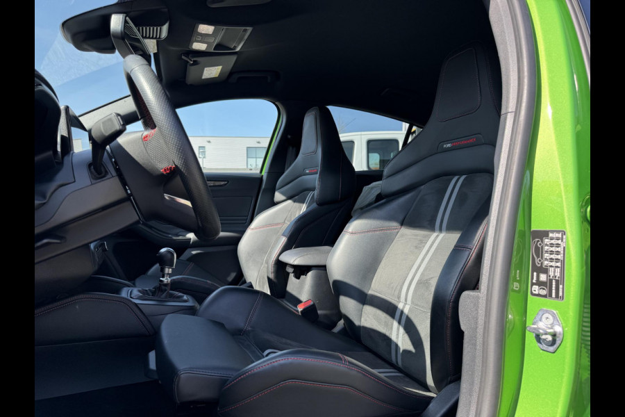 Ford Focus 2.3 EcoBoost ST-X 280pk | Winter Pack | Adaptive cruise control | Sper diff | Head up Display | Camera | AGR-stoelen