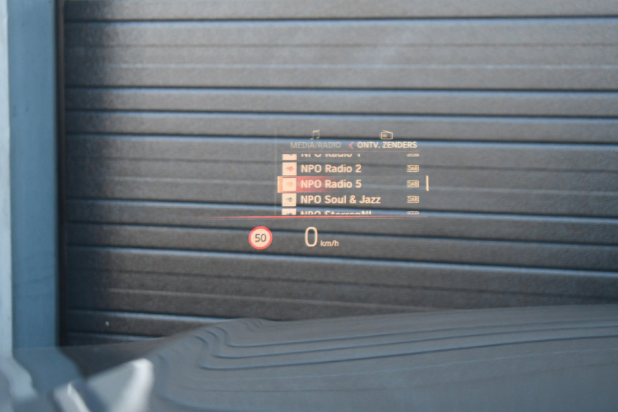 BMW 3 Serie Touring 320e M-Sport ACC HUD Sfeer Camera HiFi Stuurverw