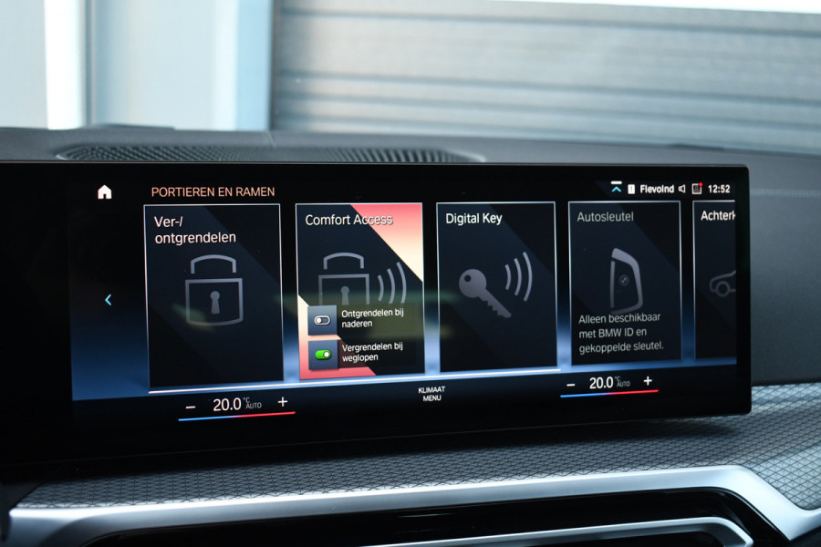 BMW 3 Serie Touring 320e M-Sport ACC HUD Sfeer Camera HiFi Stuurverw