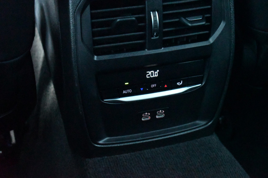 BMW 3 Serie Touring 320e M-Sport ACC HUD Sfeer Camera HiFi Stuurverw